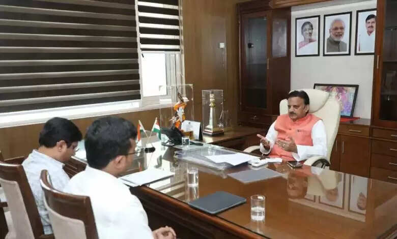 उप मुख्यमंत्री शुक्ल ने विभागीय विषयों की समीक्षा की