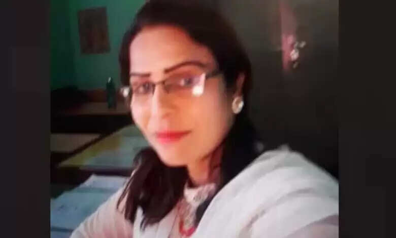 पाक आर्मी के पक्ष में किया सोशल मीडिया पोस्ट, सरकारी स्कूल की टीचर सस्पेंड