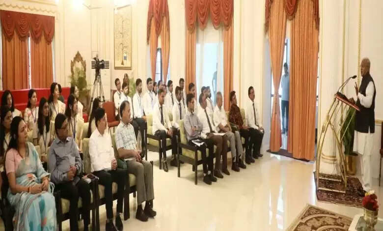 सेवा भाव के साथ जनसेवा ही लोक सेवक की पहचान : राज्यपाल पटेल