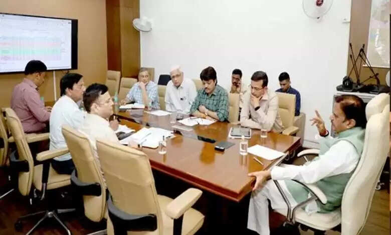 बजट की कमी नहीं, समयबद्ध क्रियान्वयन को दें प्राथमिकता : उप मुख्यमंत्री शुक्ल