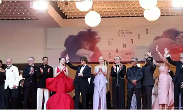 कान समारोह में ‘मिशन इम्पॉसिबल 8’ का प्रीमियर,  स्टैंडिंग ओवेशन मिला तो इमोशनल हुए टॉम क्रूज