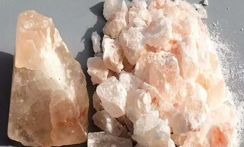 भारत-पाकिस्तान तनाव का असर बाजारों पर 60 रुपये किलो पर पहुंचा सेंधा नकम