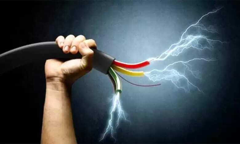 गर्मी की छुट्टी में बड़ी मम्मी के घर आए दो बच्चों की कूलर चालू करते समय करंट लगने से मौत
