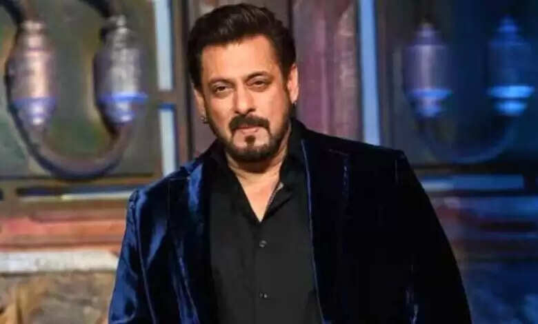 सलमान खान के गैलेक्सी अपार्टमेंट में जबरन घुसा शख्स, पुलिस ने आरोपी के खिलाफ मामला किया दर्ज
