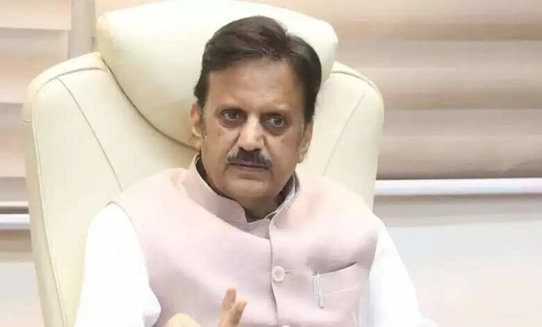 शत-प्रतिशत संस्थागत प्रसव और नियमित जांच सुनिश्चित करने के लिये जन-जागरूकता ज़रूरी : उप मुख्यमंत्री शुक्ल