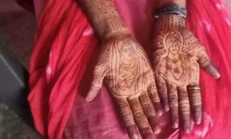 मेहंदी लगाए बैठी रही दुल्हन…वर पक्ष ने दहेज में एक लाख की मांग और इन्हीं एक लाख रुपयों के लिए बारात वापस ले गए