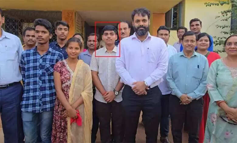 संकल्प जशपुर के नमन खुटियाँ 10वीं बोर्ड परीक्षा में स्टेट टॉपर
