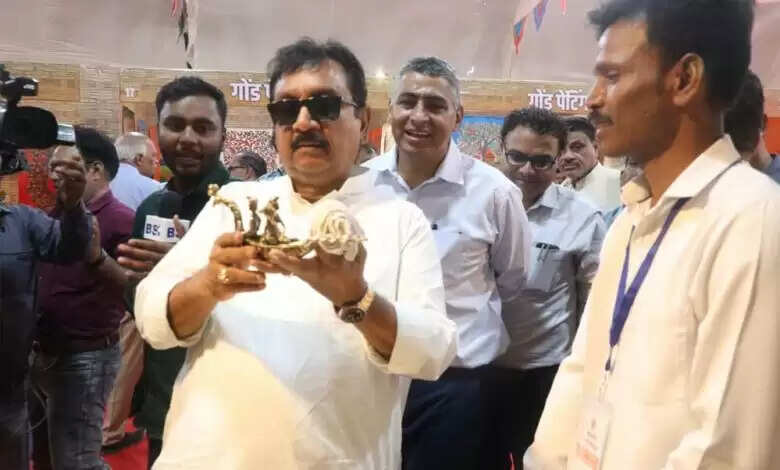 जनजातीय शिल्प को प्रोत्साहित करने के लिये प्रत्येक संभाग में खोले जायेंगे ट्रायबल मार्ट : मंत्री डॉ. शाह