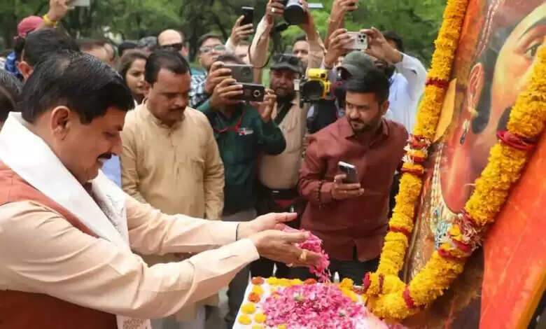 मुख्यमंत्री डॉ. यादव ने स्व. मल्हारराव होल्कर की पुण्यतिथि पर अर्पित की श्रद्धांजलि