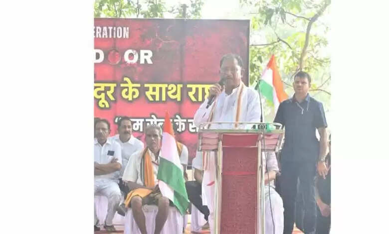 देशभक्तिपूर्ण गीतों के साथ जशपुर के चराईडांड में निकाली गई तिरंगा यात्रा, मुख्यमंत्री साय हुए शामिल