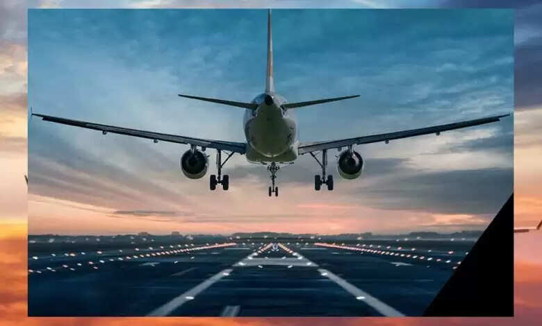 देश में शनिवार 10 मई तक 27 एयरपोर्ट बंद, 430 उड़ानें रद, विदेशी एयरलाइंस ने बदले मार्ग   नई दिल्ली  ऑपरेशन सिंदूर के बाद बदलते हालात को देखते हुए गुरुवार को घरेलू एयरलाइंस ने 430 उड़ानें रद कर दी हैं। जबकि शनिवार 10 मई तक के लिए 27 एयरपोर्ट बंद कर दिए गए हैं। आंकड़ों के हिसाब से रद की गई उड़ाने देश में  कुल उड़ानों का तीन प्रतिशत हैं। उड़ानों पर नजर रखने वाले प्लेटफार्म फ्लाइटराडार24 के अनुसार, पाकिस्तान और भारत के पश्चिमी गलियारे के ऊपर का एयरस्पेस नागरिक उड़ानों के लिए तकरीबन खाली है।  विदेश मंत्रालय की तरफ से बड़ा एलान  उड़ानों के लाइव पाथ और कैंसल के आंकड़ों को जारी करने वाले फ्लाइटराडार24 के अनुसार, ”पाकिस्तान और भारत के पश्चिमी गलियारे का जम्मू-कश्मीर और गुजरात के ऊपर का एयरस्पेस नागरिक उड़ानों के लिए खाली है क्योंकि विमानन कंपनियों ने इसे संवेदनशील क्षेत्र घोषित कर दिया है।”   वहीं, विमानन कंपनियों ने बुधवार को भी 300 से ज्यादा उड़ानें रद कर दी थीं और उत्तरी एवं पश्चिमी भारत में 21 एयरपोर्ट बंद कर दिए गए थे। प्रेट्र के अनुसार, अधिकांश विदेशी एयरलाइंस ने भी एयरस्पेस में प्रतिबंध के कारण पाकिस्तान के ऊपर उड़ानें बंद कर दी हैं।  जर्मनी की लुफ्थांसा ने गुरुवार को कहा कि कंपनी ताजा हालात पर लगातार नजर बनाए हुए हैं। सप्ताह में पांच भारतीय शहरों में 64 उड़ानें संचालित करने वाली कंपनी ने कहा कि मौजूदा हालात को देखते हुए लुफ्थांसा अगले आदेश तक पाकिस्तान के एयरस्पेस में नहीं जा रहा है।  इसके परिणामस्वरूप कुछ मार्गों पर भारत समेत एशियाई देशों के लिए जाने वाली उड़ानों का समय बढ़ जाएगा। सभी यात्रियों से निवेदन है कि वे घर से निकलने से पहले उड़ान का समय सुनिश्चित कर लें।  ब्रिटिश कंपनी वर्जिन अटलांटिक ने भी पाकिस्तानी एयरस्पेस के ऊपर उड़ानें बंद कर दी हैं, जिसके चलते पूर्वनिर्धारित लंदन-दिल्ली की उड़ानों का मार्ग बदलना पड़ रहा है। हर सप्ताह 35 उड़ानों का संचालन  कंपनी भारतीय शहरों के लिए 35 साप्ताहिक उड़ानों का संचालन करती है।  कौन से एयरपोर्ट हैं बंद  हिंडन, ग्वालियर, श्रीनगर, जम्मू, लेह, चंडीगढ़, अमृतसर, लुधियाना, पटियाला, बठिंडा, हलवारा, पठानकोट, भुंटर, शिमला, गग्गल, धर्मशाला, किशनगढ़, जैसलमेर, जोधपुर, बीकानेर, मुंद्रा, जामनगर, राजकोट, पोरबंदर, कांडला, केसोड़, भुज।
