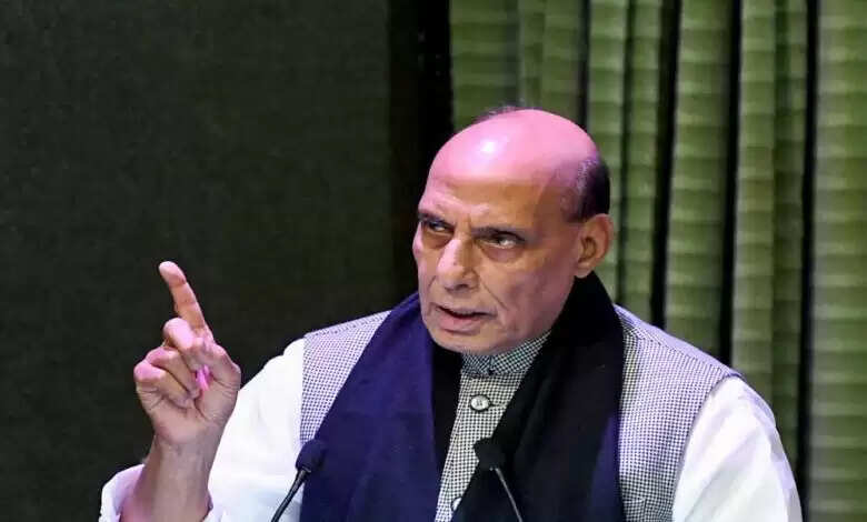 केंद्रीय रक्षा मंत्री ने पाकिस्तान को दो टूक संदेश देते हुए कहा -हमारी सहनशीलता का कोई नाजायज फायदा नहीं उठाए