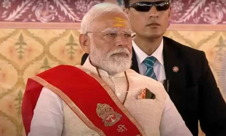 प्रधानमंत्री नरेन्द्र मोदी बागेश्वर धाम में कैंसर अस्पताल का शिलान्यास किया, बालाजी मंदिर में क