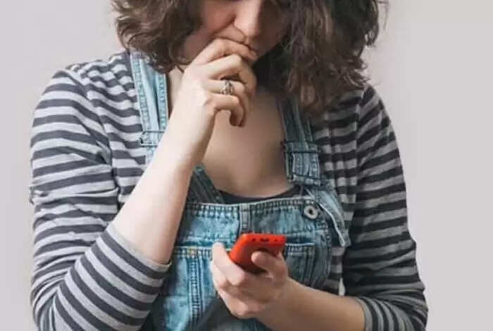 रूस में एक महिला टीचर को 11 साल के बच्चे के साथ अश्लील हरकत करने के आरोप में कोर्ट ने सख्त सजा सुनाई