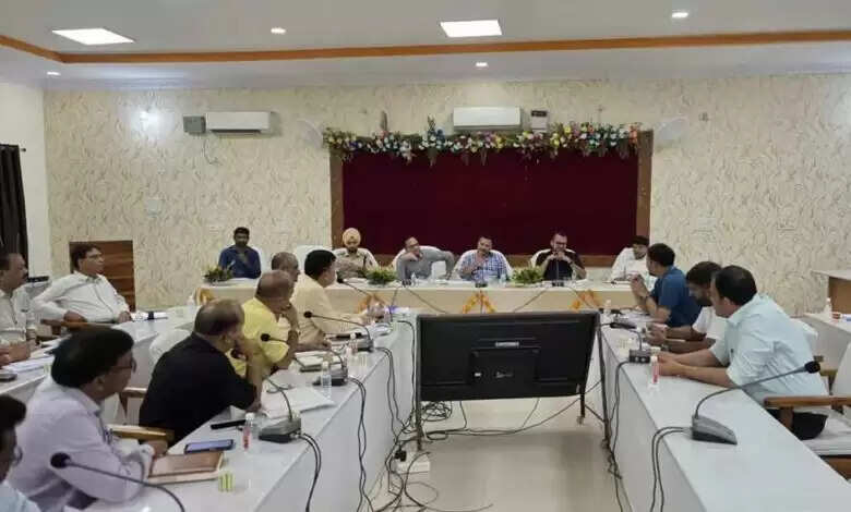केंद्रीय मंत्री शिवराज सिंह चौहान के एकदिवसीय प्रवास को लेकर कलेक्टर ने ली अधिकारियों की बैठक