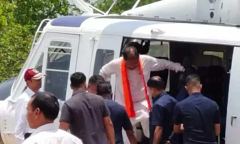 बलौदाबाजार जिले के बलदाकछार पहुंचा सीएम साय का हेलीकॉप्टर