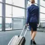 पूर्व एयर होस्टेस ने माना, हर 30 मिनट में यात्रियों की ताका&झांकी करने का आदेश