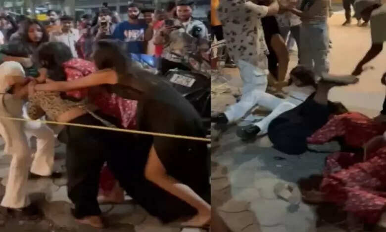 इंदौर में मॉल के बाहर लड़कियों की फाइट, गाली-गलौज में लड़कों से निकलीं 2 कदम आगे