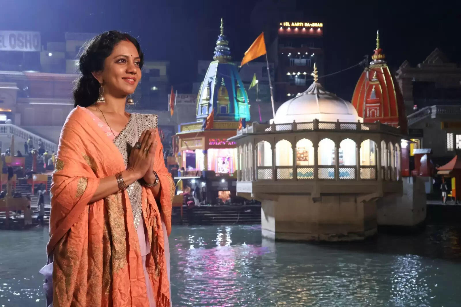 महाशिवरात्रि की पावन अवसर पेए -टीवी की राजेशए अनीता भाभी और यशोदा ने भारत के सबसे प्रतिष्ठित शिव मंदिरों में लिया आशीर्वाद