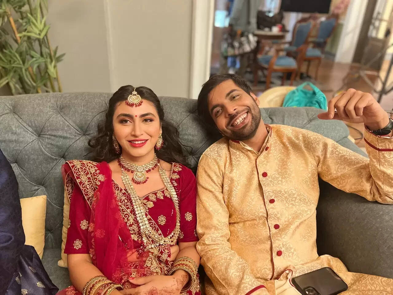 "खतीजा वास्तव में अपने काम को लेके बहोत ही ज्यादा मेहनती है " कहते हे अभिनेता अभिषेक बनर्जी खतीजा के साथ उनके शो "द ग्रेट वेडिंग्स ऑफ मुन्नेस" में काम करने पर